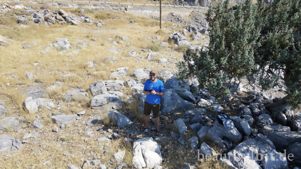 ReRe auf Rhodos bei der Erstellung der Drohnenaufnahmen