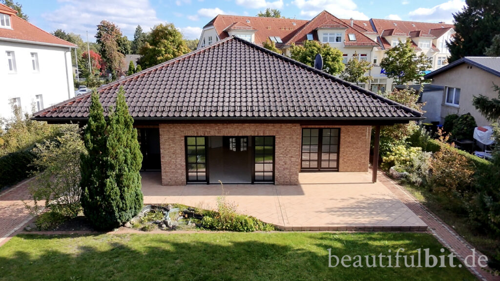 Bungalow mit wunderschönem Garten